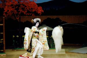 2008年に国立劇場小劇場で行われた舞踊会『本朝廿四孝　奥庭の段』でのひと幕