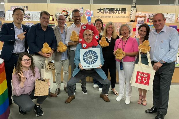 万博期間中にブラジリア州観光局一行の表敬訪問を受けた大阪観光局理事長・溝畑宏さん