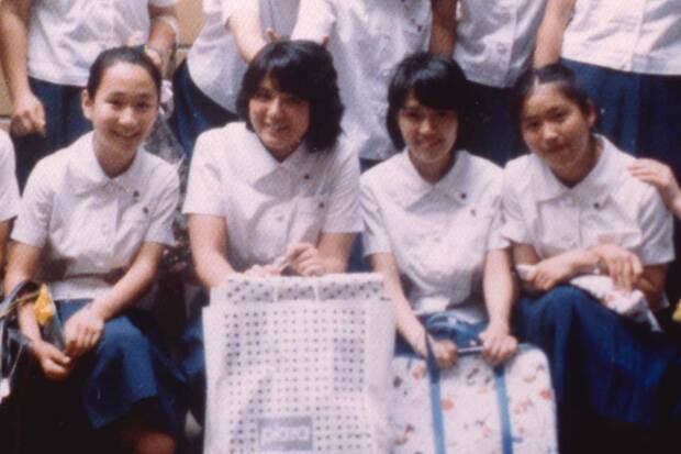 ’79年ごろ、高校の合唱コンクールでの集合写真（雅子さまは左から２人目）