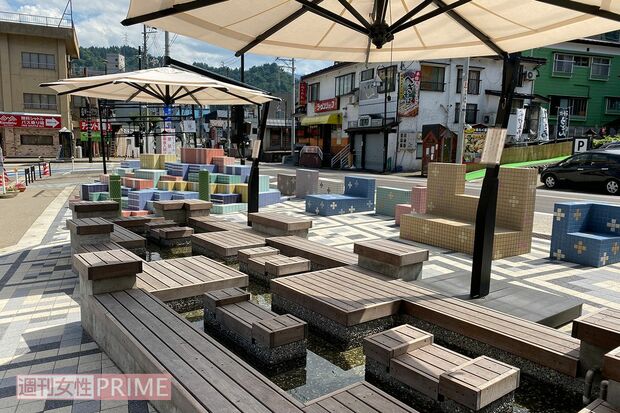 越後湯沢駅前に新しくできたおしゃれな足湯（'20年8月）
