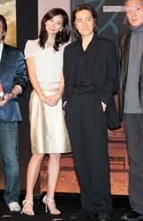 田村正和さんと伊藤美咲。2007年、映画『ラストラブ』完成会見にて