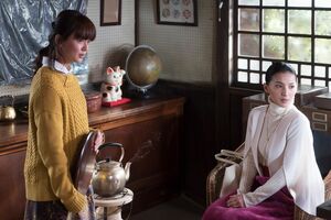 義母に手紙を送る依頼者の女性（芦名星）の気持ちに、自らの母への思いを重ねる鳩子〈第5話〉　(c)NHK