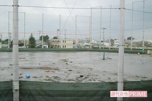 東日本大震災の津波で浸水した石巻工のグラウンド＝'11年撮影