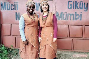 ケニアの弁護士とフィールドワーク 写真/原口さん提供