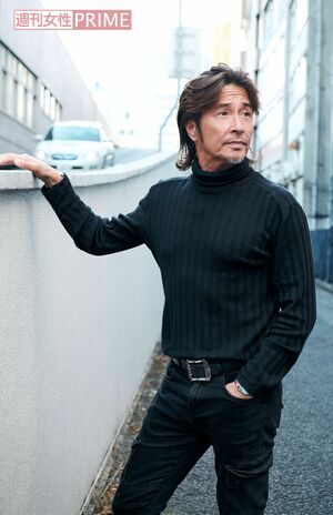 60代には見えない容姿は、「刑務所では運動の時間以外も腕立て伏せなどで鍛えていました。ルール違反で罰も受けたけど、身体は維持したくて」