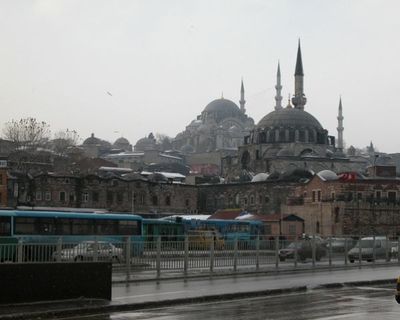 トルコのバス、サービス充実も靴を脱ぐのはマナー違反