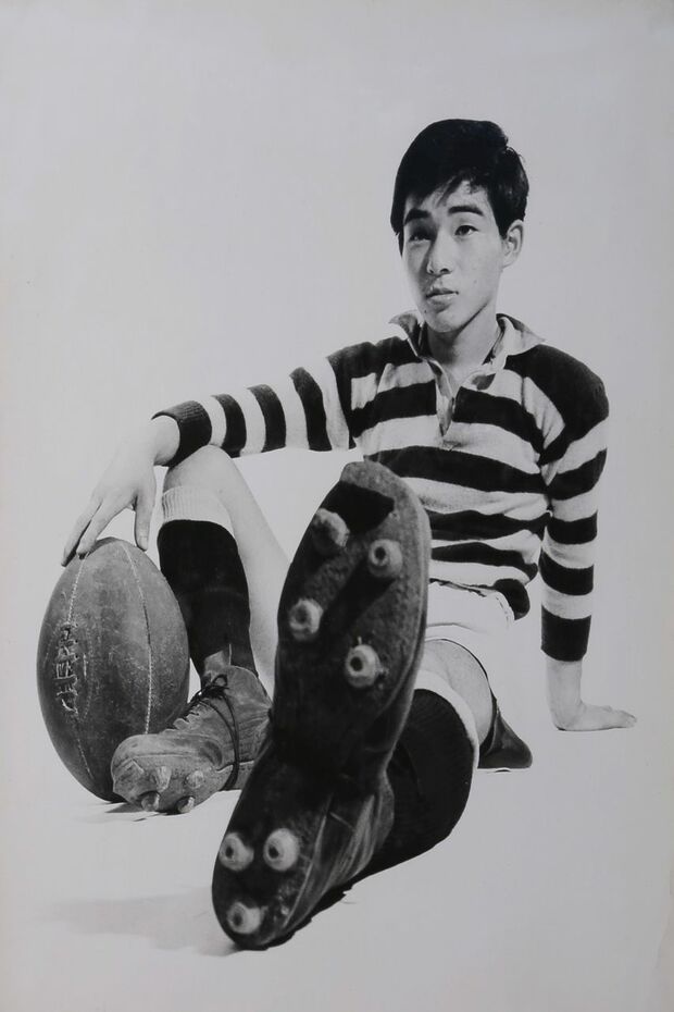 ラグビーに励んだ高校生の孝夫さん、次兄が撮影