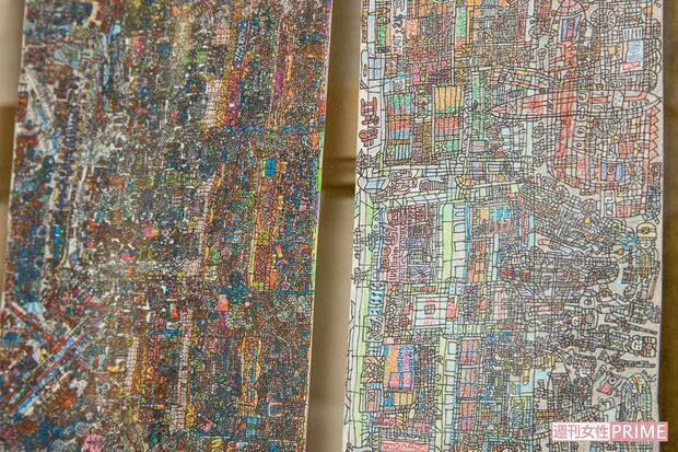 強迫性神経障害を発症している時期に描いた作品（左）は、正常時の作品（右）と比べて暗い色が多い傾向にある