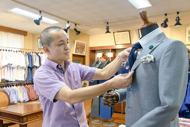 要さん・兄弟は父親の「利益よりも相手にとって何がいいのか」という考え方を引き継ぎ、仕事にいそしむ（写真／藤井千加）