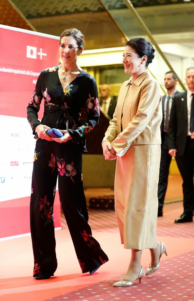 外国語も堪能な雅子さまは、昨年10月に来日したデンマークのメアリー皇太子妃と談笑された