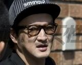 気になる入籍と披露宴は？　自宅前で獅童本人を直撃！