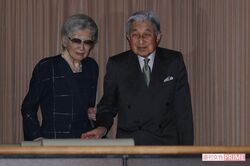 親交の深い琉球舞踊家の志田房子さん、真木さん親子の公演を鑑賞された（'19年10月7日）