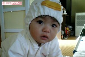 ’07年10月、可愛らしい服を着る愛実さん（阿部さん提供）