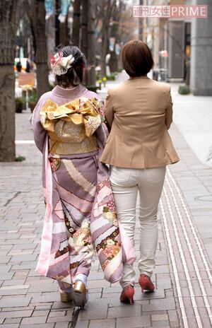 3年前、成人式を迎えた娘さんと。これから多くの経験をしていく若い人たちに向けて、少しでも自身の経験が役に立てばと「遺伝性乳がん卵巣がん当事者会」に加入し活動している