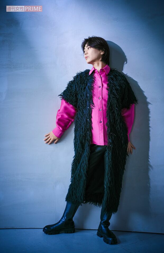 氷川きよし　撮影／廣瀬靖士　ヘアメイク／遠山達也（RELAXX）　スタイリング／YOSHIMIYAMASU（SIGNO）　衣装協力／JNBY、GYPPHY