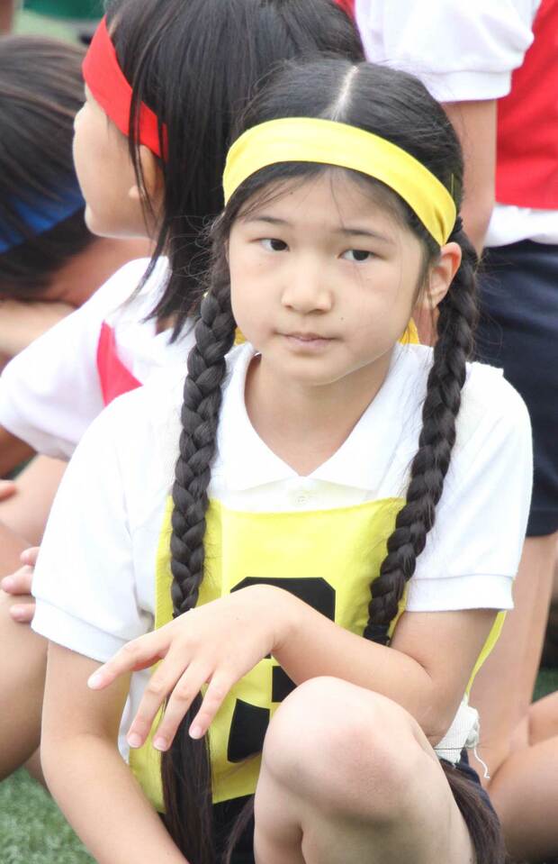 学習院初等科2年（'09年）リレー選手に　試合の状況を見守られる