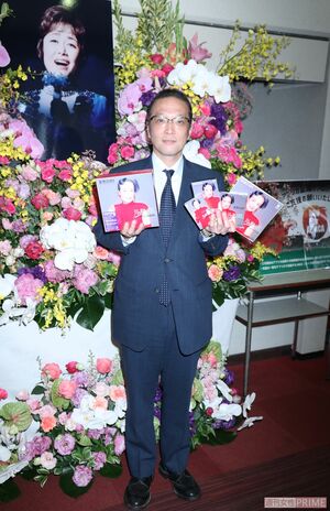 ひばりさんが残した版権や遺産を管理するひばりプロダクションの社長も務める加藤さん　撮影／坂本利幸