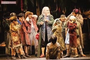市村正親の主演ミュージカル『オリバー!』は中世のロンドンを舞台にした作品