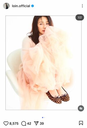 “すまし顔”の井川遥（本人の公式インスタグラムより）