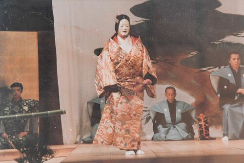 昭和57年5月、宇部文化会館にて67歳で「吉野天人」を舞う