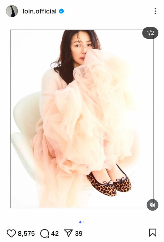 “すまし顔”の井川遥（本人の公式インスタグラムより）