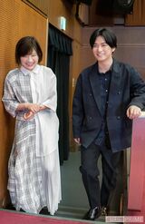『いいね！光源氏くん』（NHK総合）で共演する千葉雄大と伊藤沙莉　撮影／佐藤靖彦