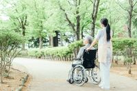 施設で働く作家が見た認知症の“介護沼”!スタッフ、家族の精神が崩壊寸前!?「殺すぞ」と暴言、排便事件は…