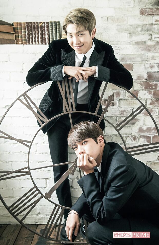 RM（上）とJIN（下） 撮影／週刊女性写真班