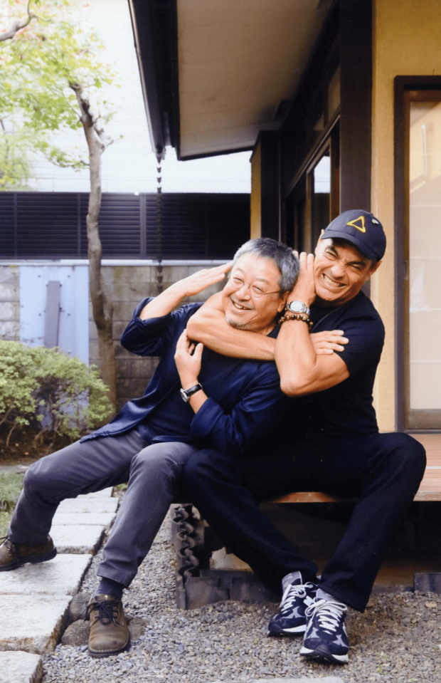 '13年、格闘家のヒクソン・グレイシーと対談。「チョークスリーパーをかけられました(笑)。すごい漢でしたよ」(夢枕)写真/長尾迪(C)
