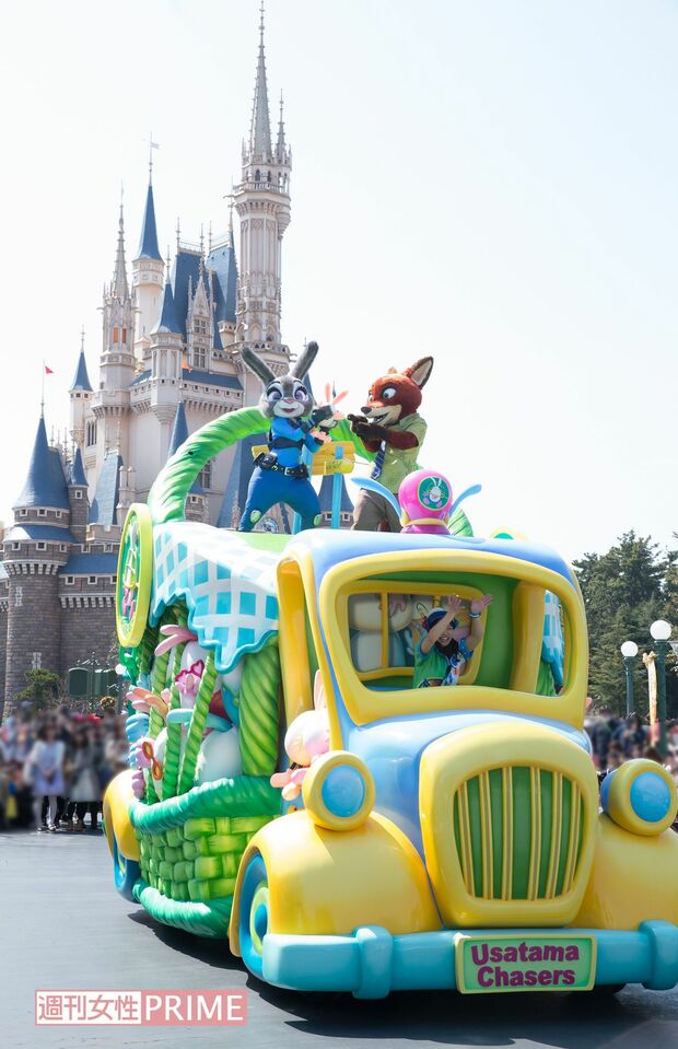 『ズートピア』のキャラクターがパレードに初参加！　今回からあらたに加わった仲間、ジュディ・ポップスと、ニック・ワイルド（東京ディズニーランド）　撮影／廣瀬靖士