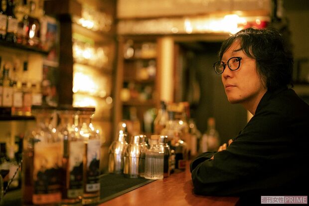 燃え殻さん「僕がよく行くのが飲み屋と中華屋なので、この連載でも出てくる確率が高い場所になるかもしれませんね」 取材協力/出窓BayWindow