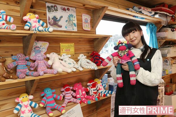 手縫いで１体ずつ、こころを込めて作られる　撮影／齋藤周造