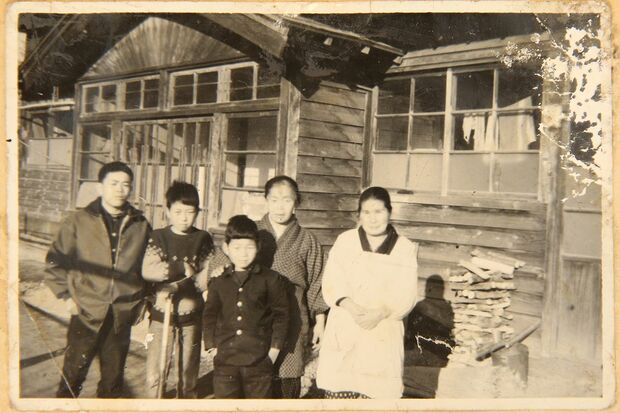 母・セツ子さんの実家でのひとコマ