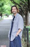 終始、笑顔で取材に応じてくれた伊藤高史。現在は夏ドラマの役作りのため金髪
