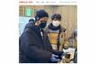『Smile Up! Project』の一環として、能登半島地震の避難先を訪れた木村拓哉。笑顔で被災者と触れ合った(SMILE-UP.公式HPより)