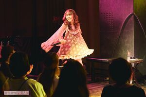 5月に行われたライブ風景。踊りながらもバツグンの歌唱力に観客は大興奮　撮影／福政良治