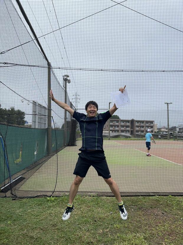 根本瑛貴容疑者はテニススクールの男子シングルス中級大会で優勝するほどの実力（HPより）