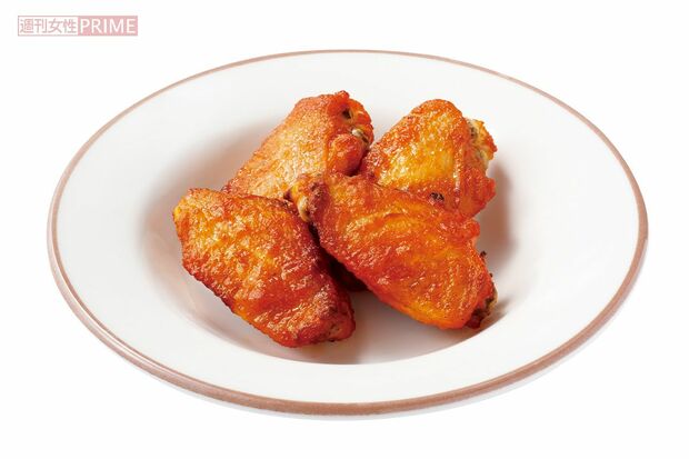 肉づきの良い手羽中のうまみがたまらない。マイルドな味つけなので子どもたちにも。『辛味チキン』300円