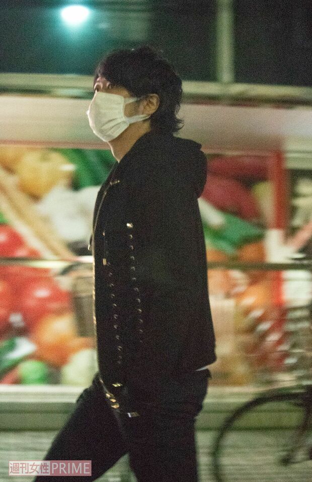 週刊女性の直撃を受ける山口周平氏