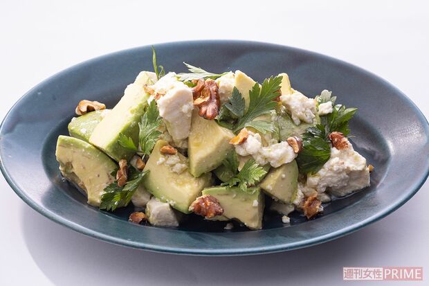 塩豆腐でアボガドとナッツのサッとマリネ