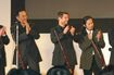 ’03年の映画『ラストサムライ』のジャパンプレミアではトム・クルーズを挟んで渡辺謙と真田広之