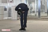 10月30日、釈放され深々と頭を下げた伊藤健太郎