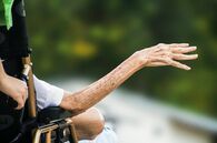 “人生100年時代”に突入するも、104歳男性の本音「長生きしても意味ないよ」