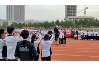 “安倍元首相銃撃事件”を揶揄! 中国の中学運動会で寸劇、拍手と歓声…現地SNSから上がった意外な反応