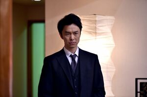 日曜劇場『小さな巨人』で、警察組織の中でエリート刑事の道を外された主人公を演じる長谷川博己