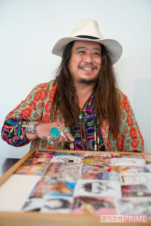 店名に負けずインパクト大な紙袋やコーヒーなどのパッケージは、専門のデザインチームが担当　撮影／伊藤和幸