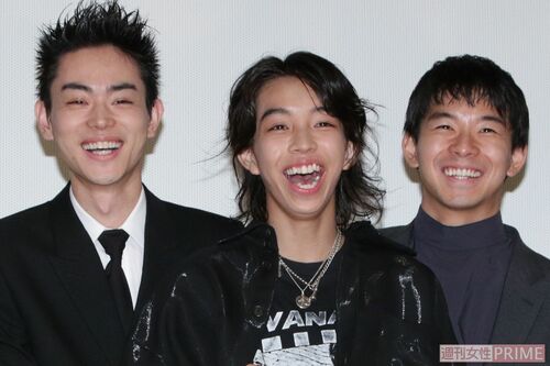 映画『タロウのバカ』で共演した左から菅田将暉、YOSHI、仲野太賀