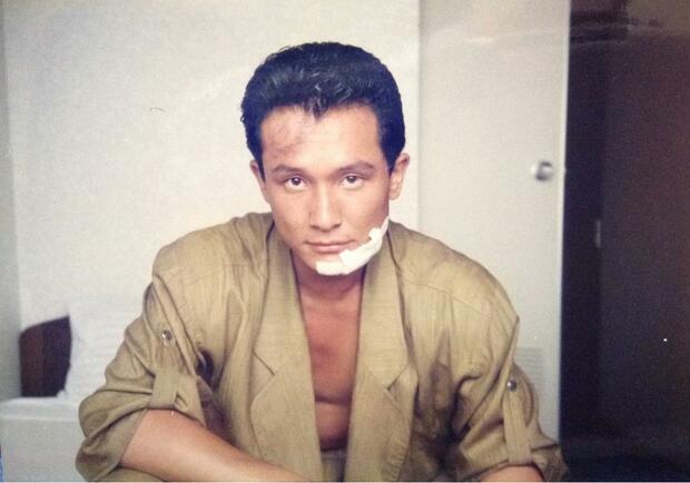 28歳で深作欣二監督の映画『いつかギラギラする日』に出演したころから俳優の仕事が増えていった