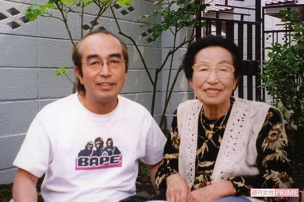 志村けんさんと、お母さんの和子さん