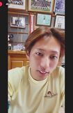 2026年10月20日、朝のTikTokライブ配信に出演した元広島・羽月隆太郎氏。現在は美容にハマっているようだ（公式TIkTokより）